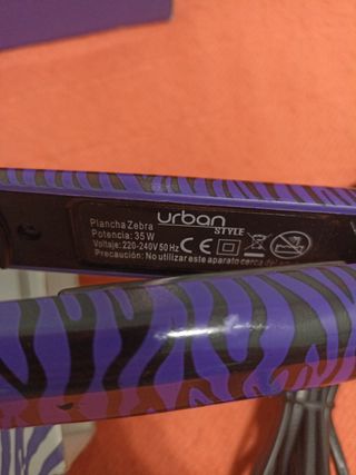 Plancha del pelo DWELT ZEBRA URBAN STYLE de segunda mano por 20 EUR en  Madrid en WALLAPOP