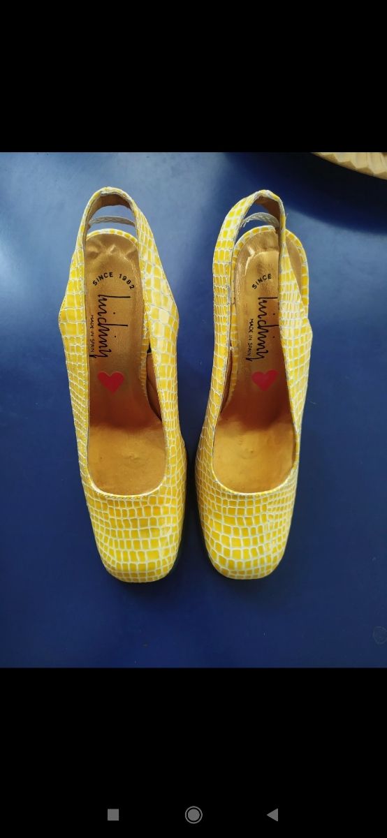 Zapatos de verano con tacones de cuero genuino