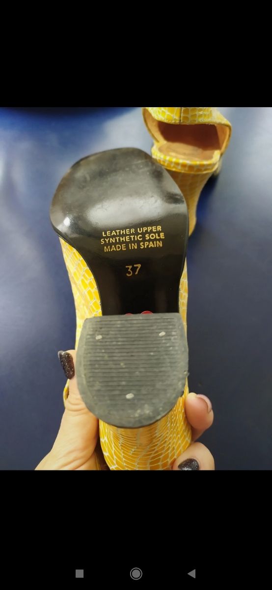 Zapatos de verano con tacones de cuero genuino