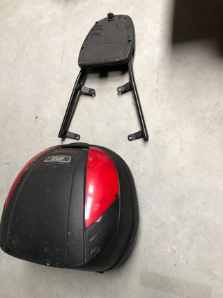 Baul moto Givi de segunda mano en Madrid en WALLAPOP