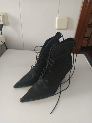 Botines mango negros 39 de segunda mano por 8 EUR en Madrid en WALLAPOP