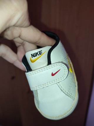 Bamba Nike bebé número 16 de segunda mano por 15 EUR en Vilanova i la  Geltrú en WALLAPOP