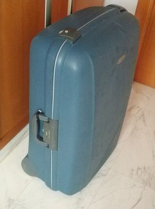 Maleta Roncato de segunda mano en Barcelona en WALLAPOP