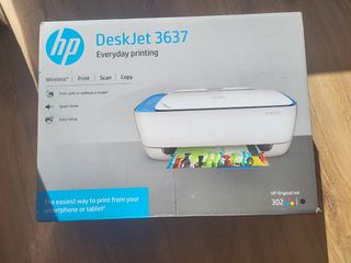 Impresora HP Wifi blanca deskjet 3637 de segunda mano por 35 EUR en  Barcelona en WALLAPOP