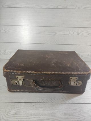 Maleta Antigua de segunda mano por 25 EUR en Sant Pol de Mar en WALLAPOP