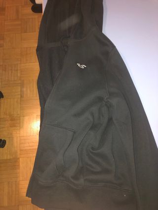 Sudadera Hollister sin capucha de segunda mano en WALLAPOP