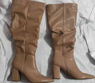 Botas altas color cafe 40 de segunda mano por 35 EUR en Bilbao en WALLAPOP