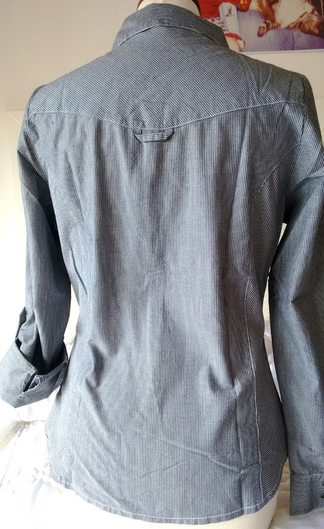 Camisa NUEVA talla 38.