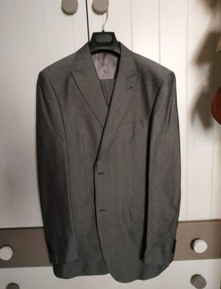 TRAJE HIPERCOR de segunda mano por 20 EUR en Leganés en WALLAPOP