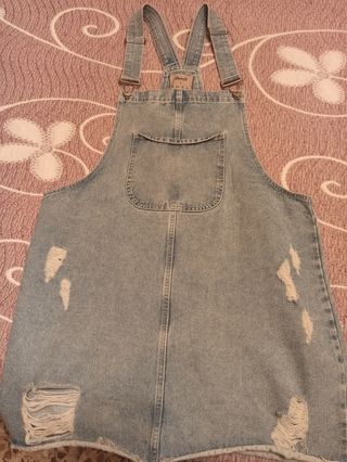 Peto vaquero Primark de segunda mano por 7 EUR en Montijo en WALLAPOP