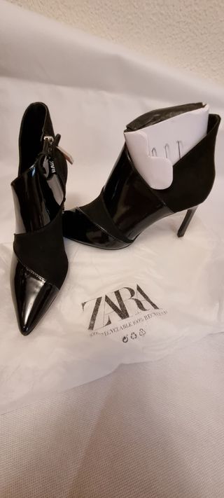 Botines de tacón fino de segunda mano en WALLAPOP