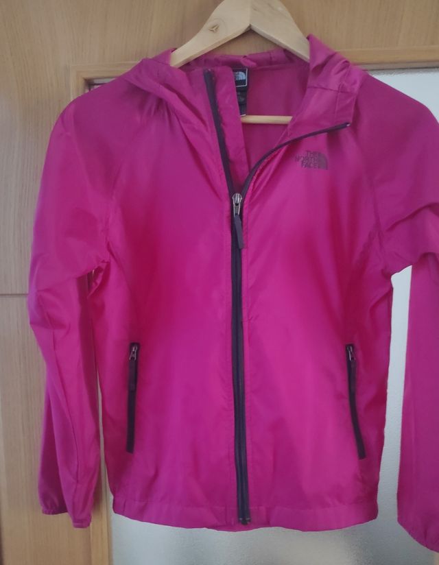 chubasquero fucsia the North Face