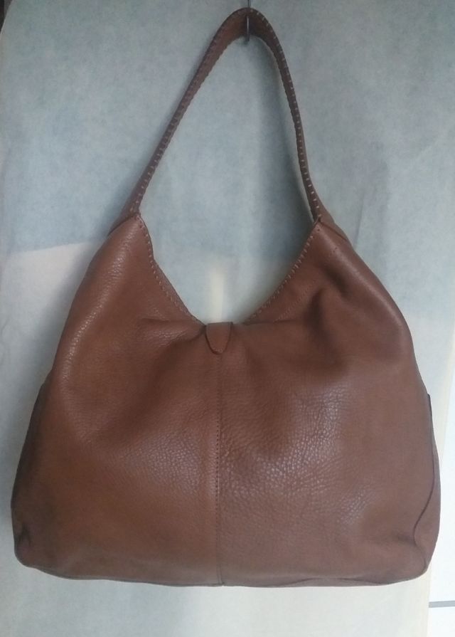 Bolso de piel marrón cuero