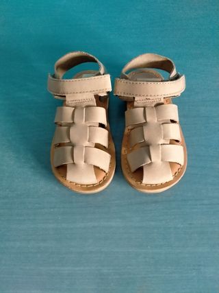 Sandalias piel, a estrenar, OTS. T. 25 de segunda mano por 9 EUR en  Valencia en WALLAPOP