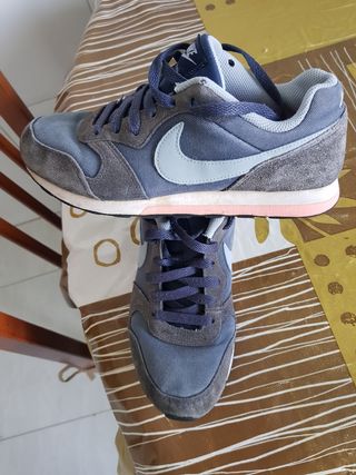 ZAPATILLAS NIKE TALLA 37 de segunda mano por 10 EUR en León en WALLAPOP