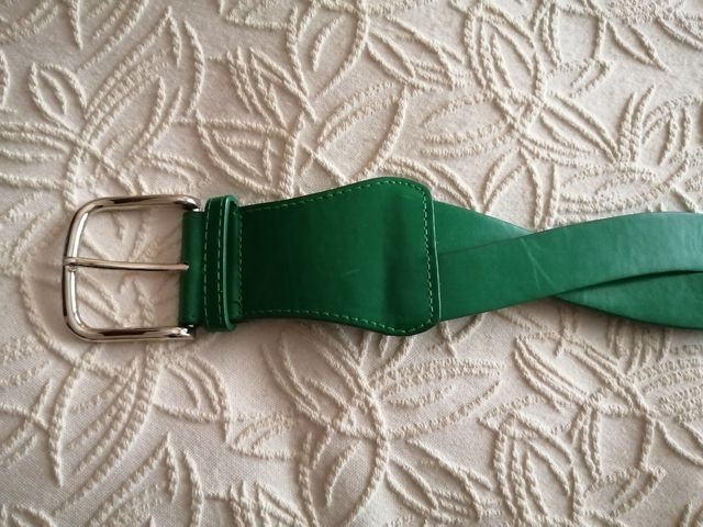Cinturón verde de moda. Sin estrenar.