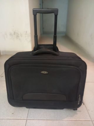 Maletín con ruedas para portátil de segunda mano en WALLAPOP