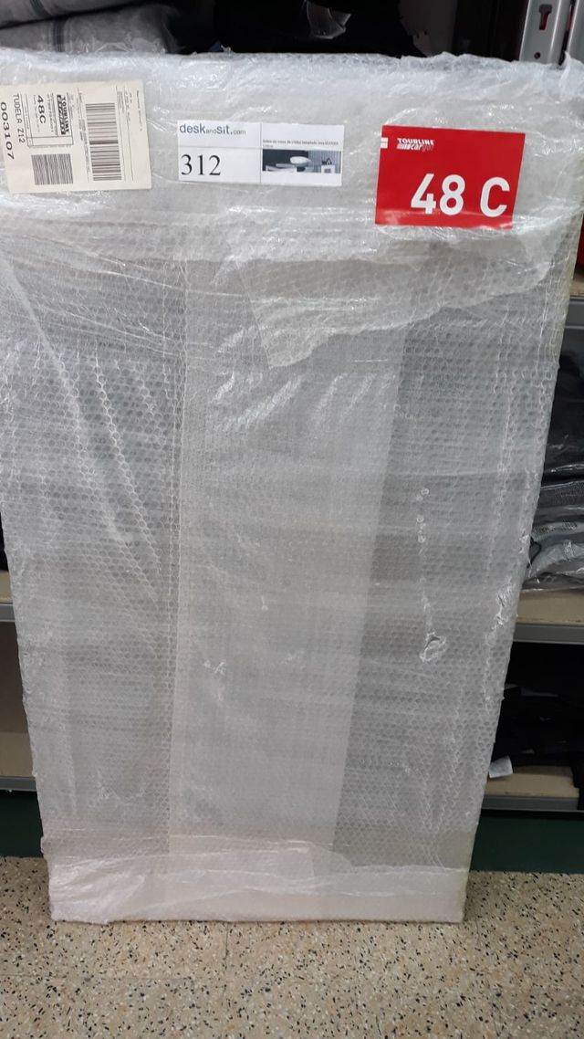 122. Escritorio nuevo a estrenar