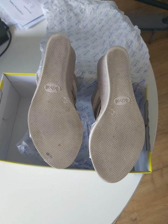 sandalias Scholl