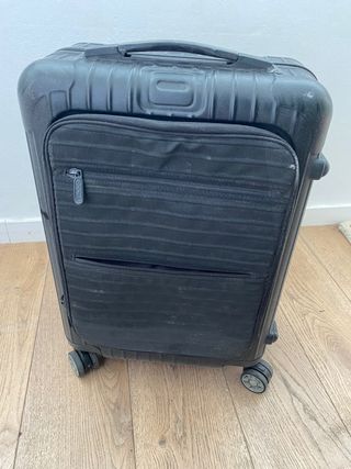 Maleta Rimowa cabina de segunda mano por 50 EUR en Barcelona en WALLAPOP