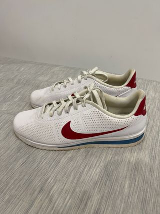 Zapatillas Nike Cortez de segunda mano en Barcelona en WALLAPOP