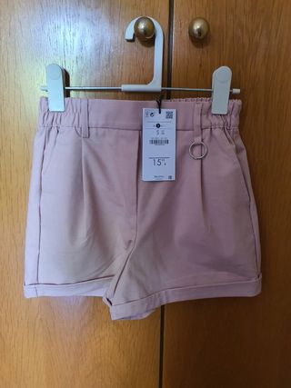 Pantalón corto, rosa palo BERSHKA de segunda mano por 10 EUR en Burjassot  en WALLAPOP