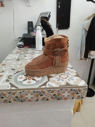 Botas vidorreta de segunda mano por 40 EUR en Valencia en WALLAPOP