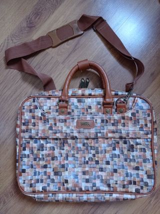 Maletín portátil Misako de segunda mano en WALLAPOP
