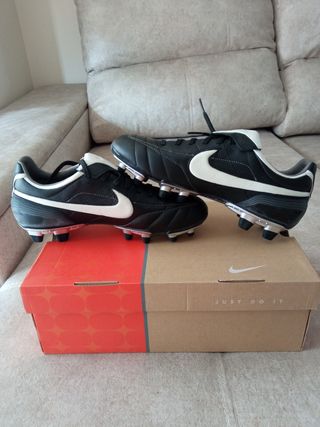 Botas de fútbol Nike Tiempo de segunda mano en WALLAPOP