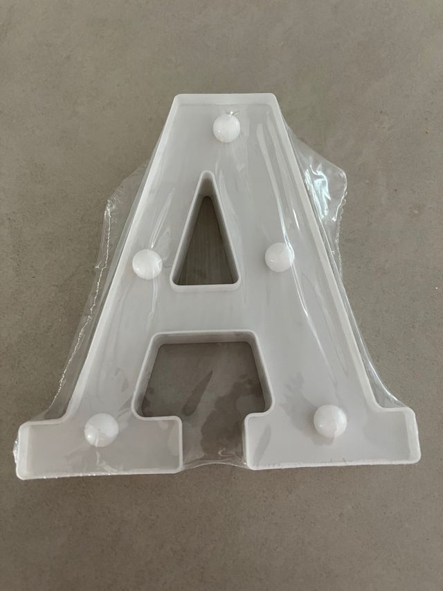 LETRA A CON LUZ sin estrenar