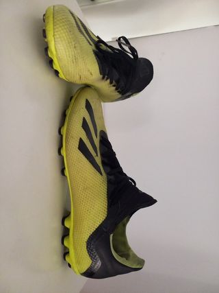 Botas futbol adidas talla 43 de segunda mano por 10 EUR en Madrid en  WALLAPOP