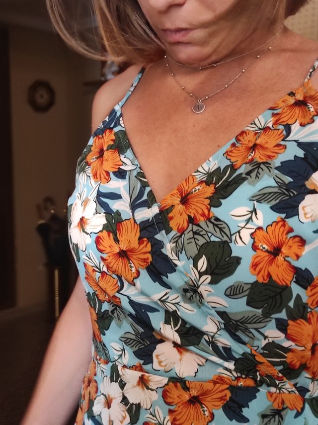 vestido de flores + regalo collar