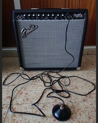 Amplificador de guitarra Fender Frontman 65R de segunda mano por 180 EUR en  Madrid en WALLAPOP