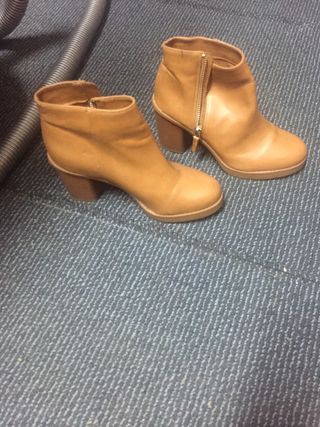 Botines Pull and Bear mujer de segunda mano en WALLAPOP