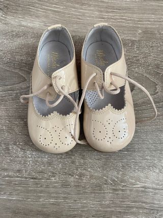 Zapato inglés bebé de segunda mano por 12 EUR en Madrid en WALLAPOP
