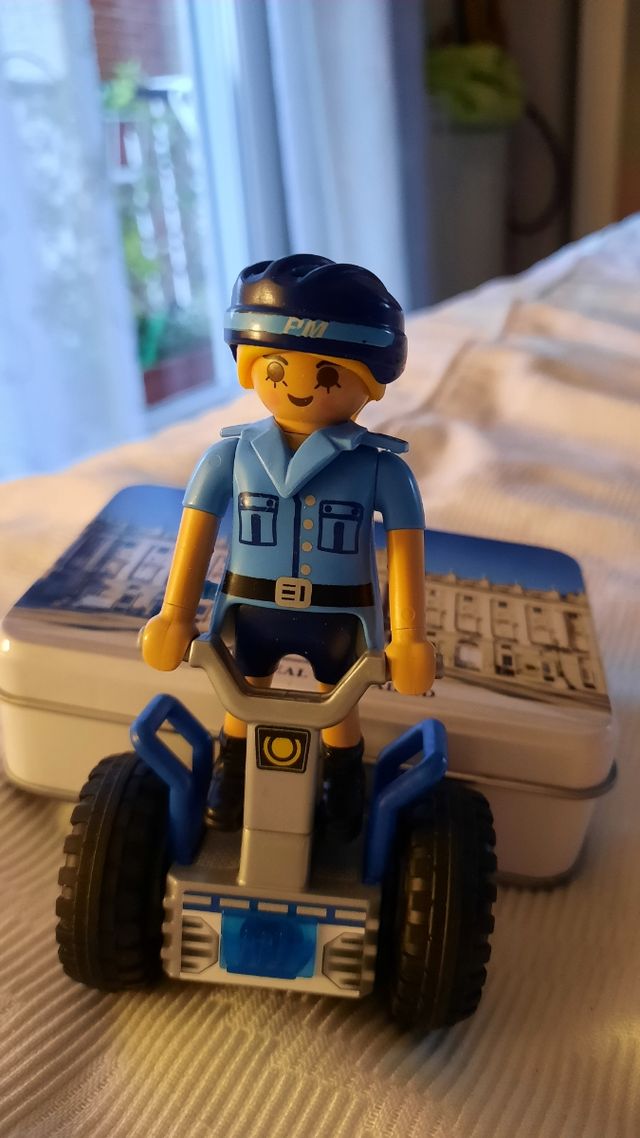 policía en segway