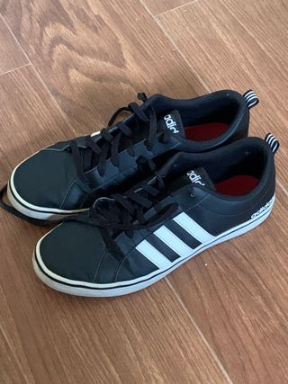 Zapatillas adidas talla 45 de segunda mano por 15 EUR en Salobreña en  WALLAPOP