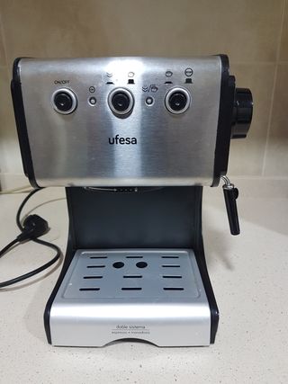 Cafetera Ufesa para piezas o reparar de segunda mano por 15 EUR en  Barcelona en WALLAPOP