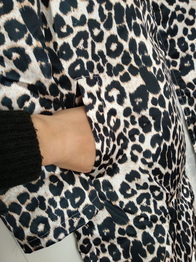 Chaqueta fina estampado leopardo elegante