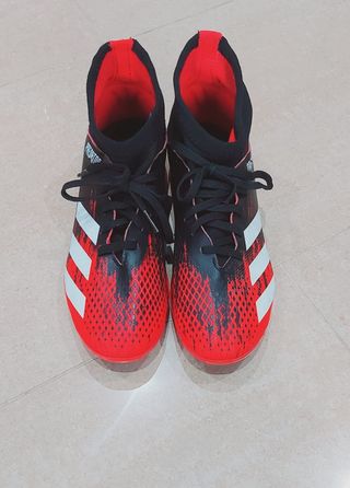 Botas de fútbol con calcetín de segunda mano en WALLAPOP