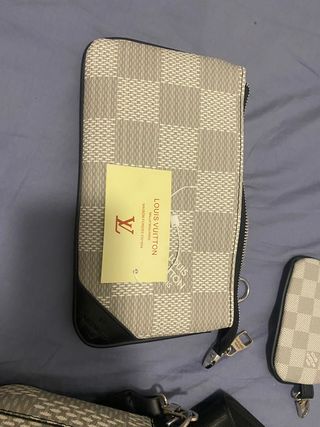 Bolso louis vuitton hombre de segunda mano por 280 EUR en Benidorm en  WALLAPOP