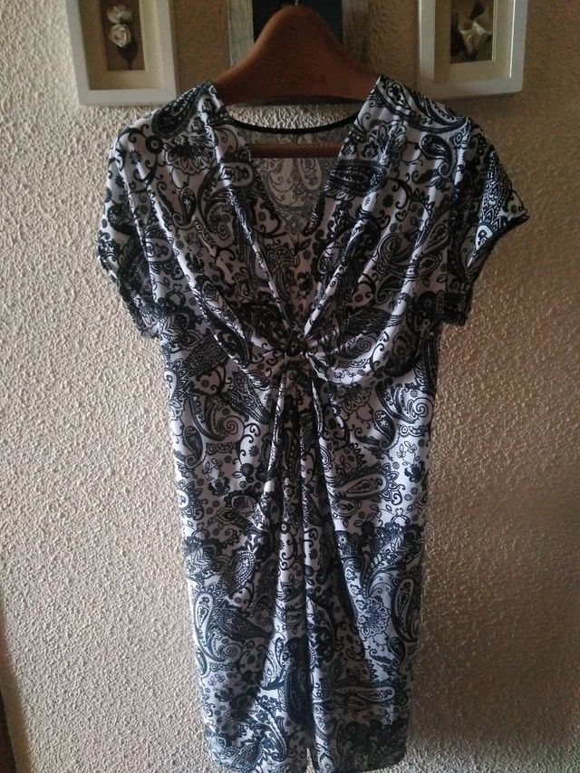 Vestido con una bonita hechura.