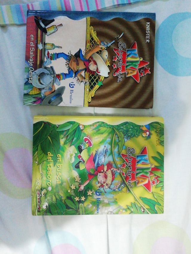 libros kika superbruja. 