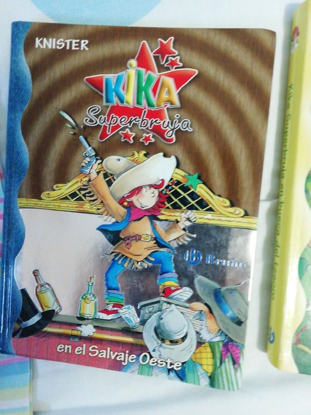 libros kika superbruja. 