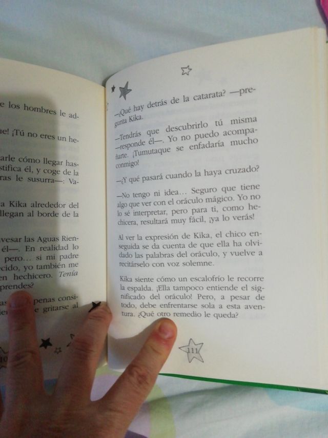 libros kika superbruja. 