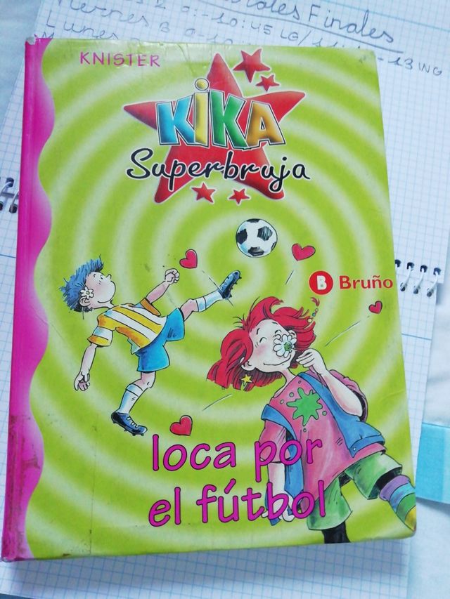libros kika superbruja. 