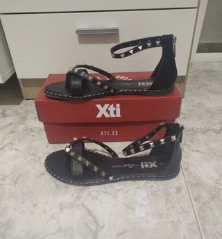 Sandalias Xti de segunda mano por 12 EUR en Cartagena en WALLAPOP