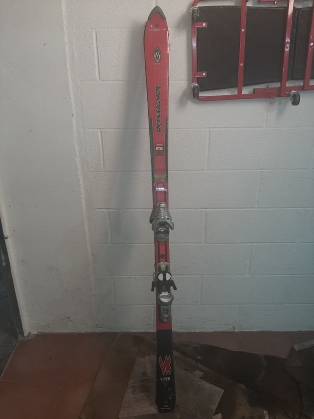 2 parejas de esquís Rossignol y Dynastar