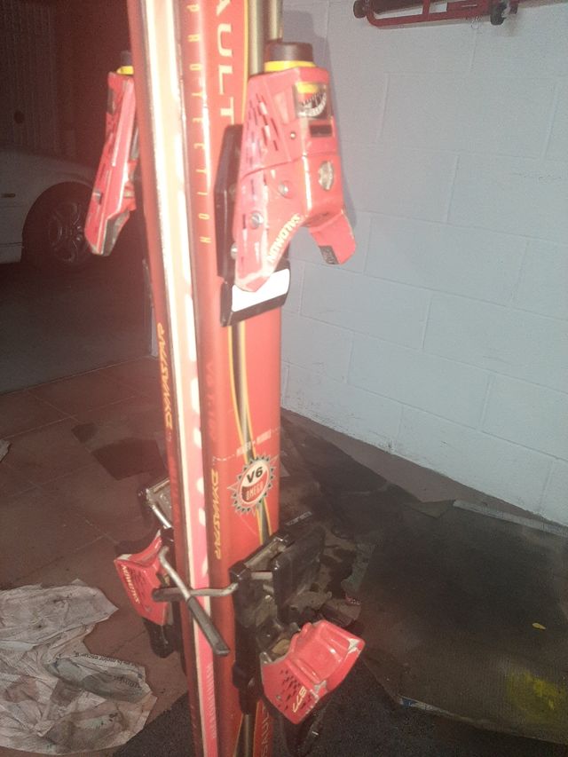 2 parejas de esquís Rossignol y Dynastar