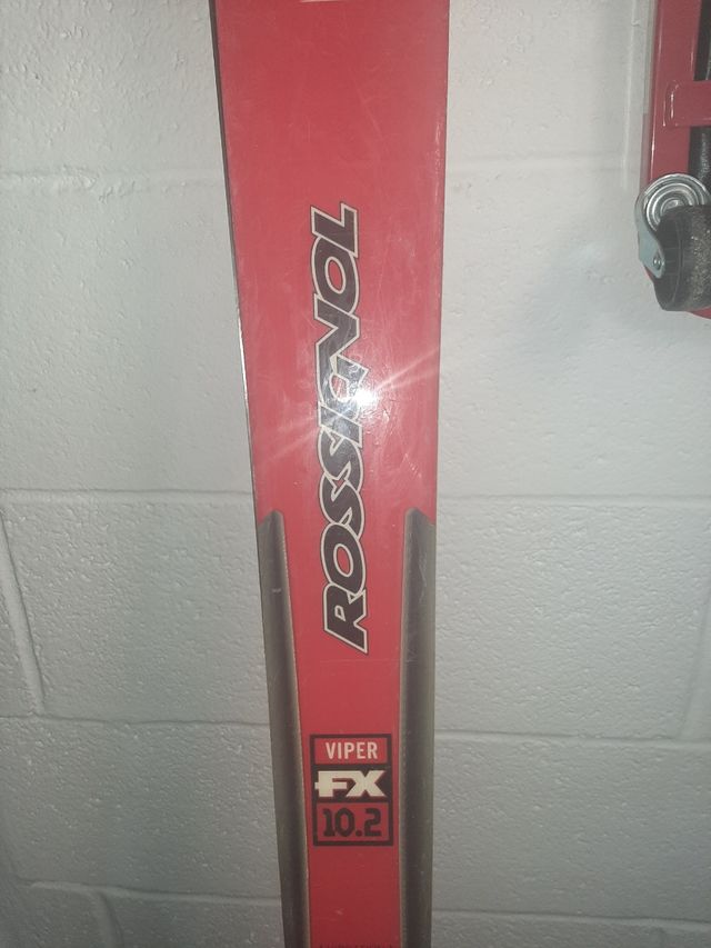 2 parejas de esquís Rossignol y Dynastar